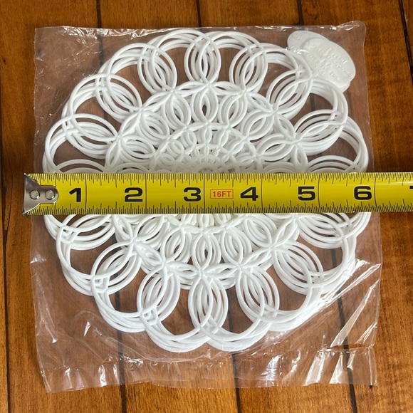 Vintage Tupperware 6” Plastic Doilies - In Original Packaging set of 6 - Picture 4 of 4